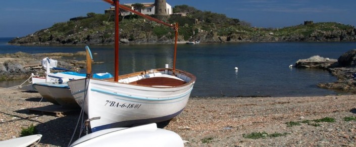 From Barcelona, sailing with our yachts, discover picturesque places of the Costa Brava to Cadaqués